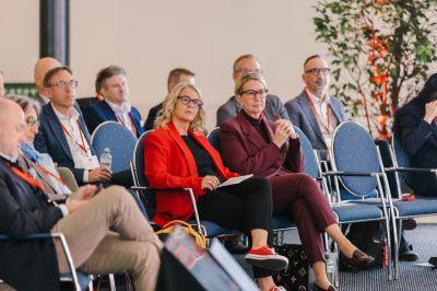 Bild224_sandramarusicphotography_wirtschaft_day1 Large.jpeg