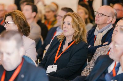 Bild233_sandramarusicphotography_wirtschaft_day1 Large.jpeg