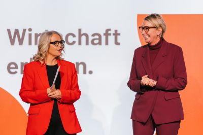 Bild277_sandramarusicphotography_wirtschaft_day1 Large.jpeg